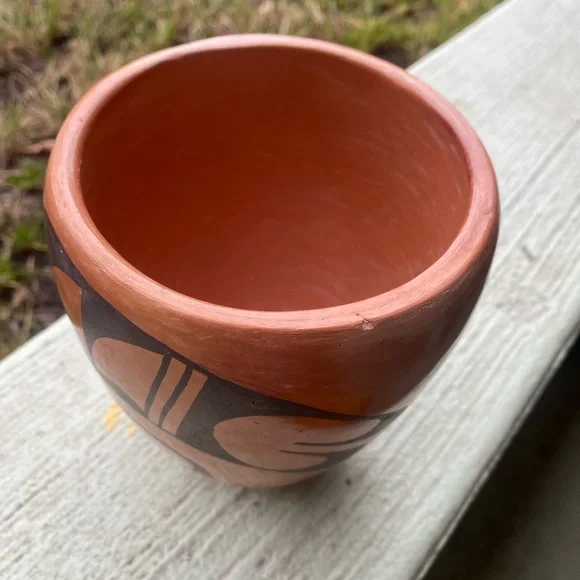 Beautiful Signed, Vintage Hopi Pottery Vase by Renowned Potter Frieda Poleahla - Picture 9 of 12